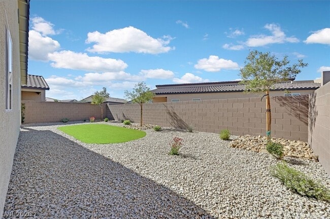 Building Photo - 7451 Mason Springs Ave