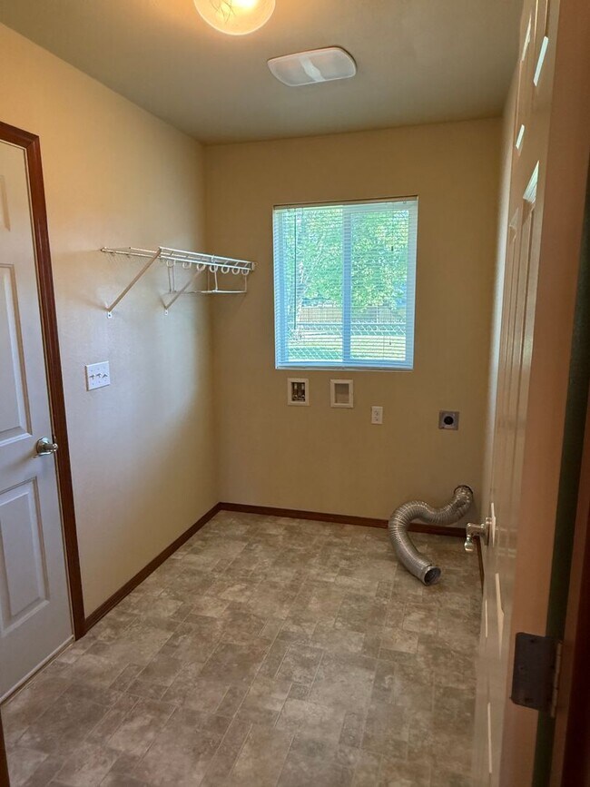 Building Photo - Cozy 3Bd Ranch in Vancouver!