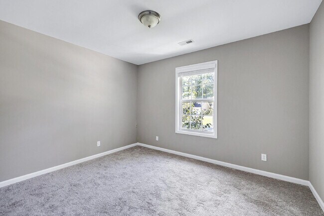 Building Photo - 520 Wyndham Dr