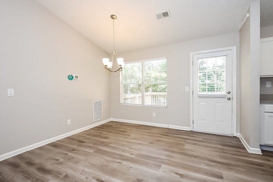 Building Photo - 3716 Crescent Hill Ln