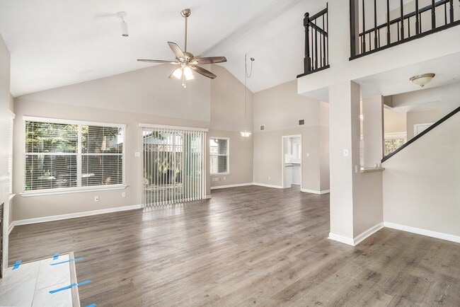 Building Photo - 5115 Shady Gardens Dr