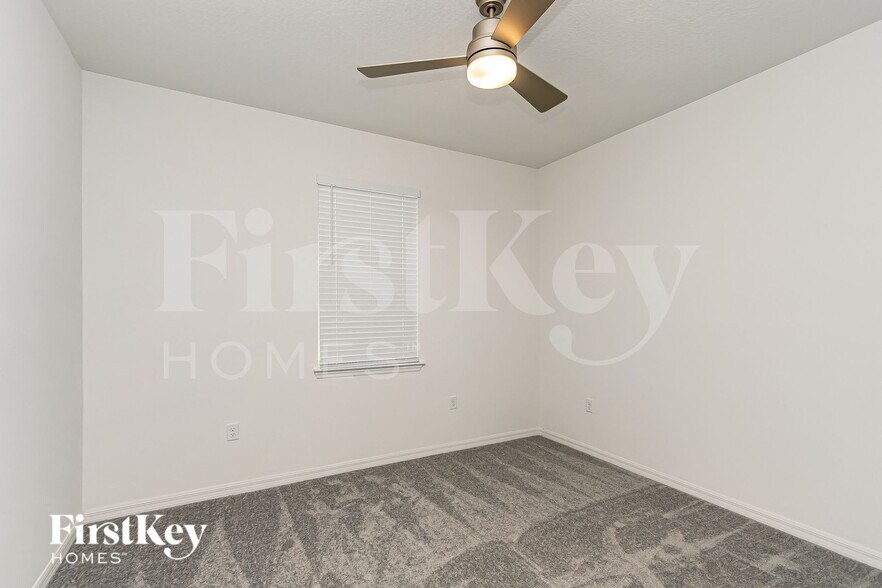 Building Photo - 348 Corbel Ln
