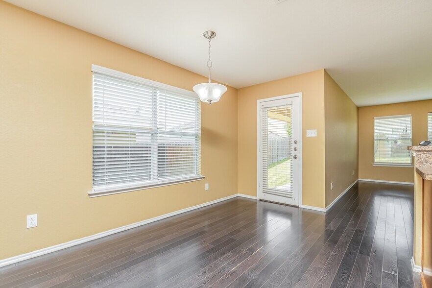Building Photo - 2015 Woodhurst Trail
