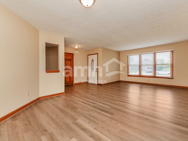 Building Photo - 2630 Alexander Ct
