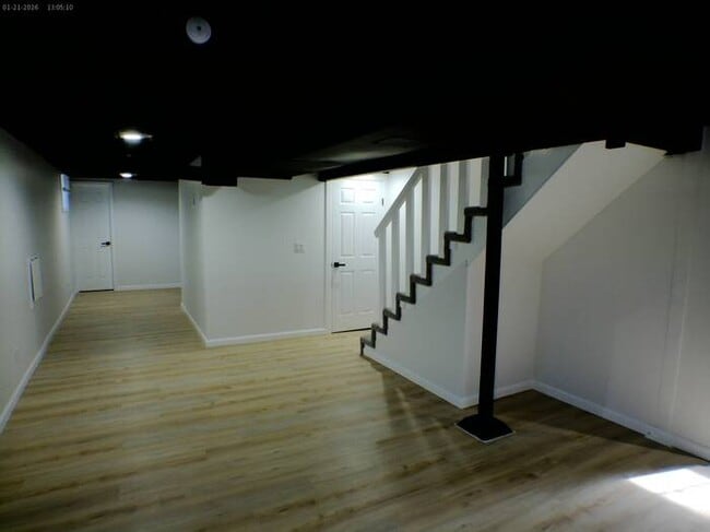 Building Photo - Spacious 4 bedrooms and 3 baths with vanity off 90th & Wornall Road in sought out WALDO AREA near...