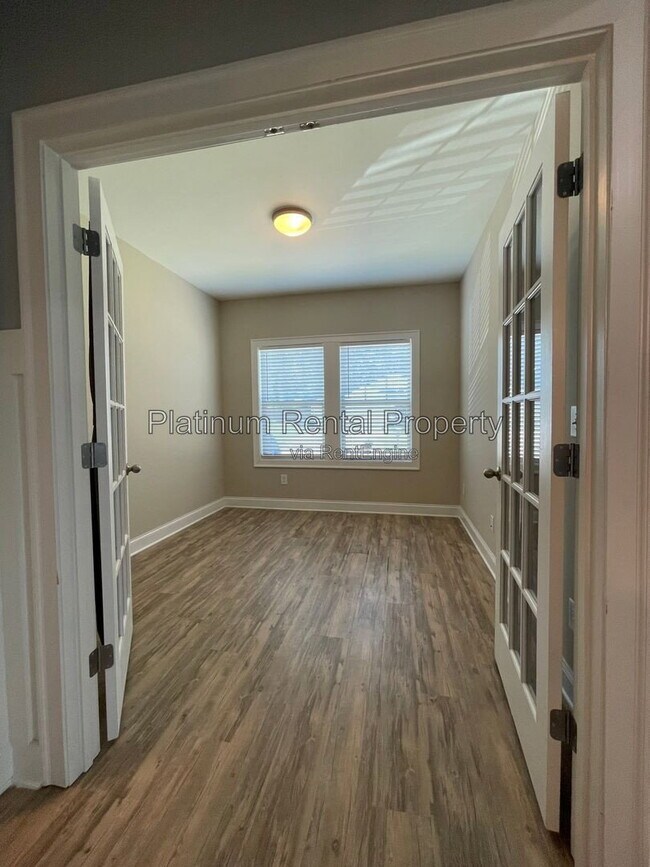 Building Photo - 3215 Summerpoint Crossing