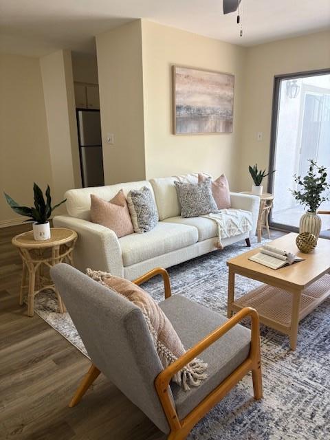 Building Photo - 6910 Hart Ln