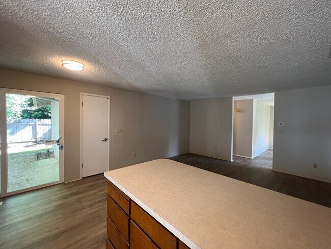 Building Photo - 3643 SE Tenino St