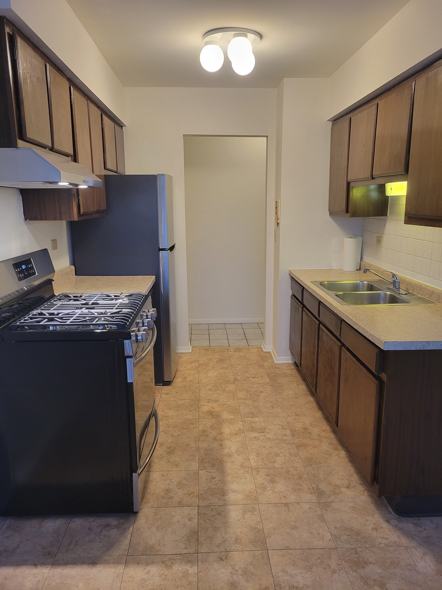 Kitchen - 8613 W Foster Ave