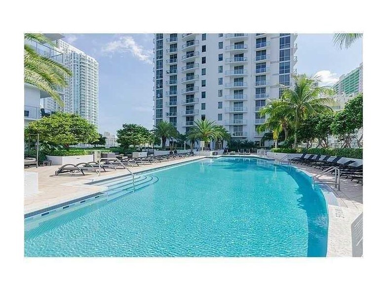 Building Photo - 1050 Brickell Ave