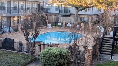 Building Photo - 3131 Southwest Fwy