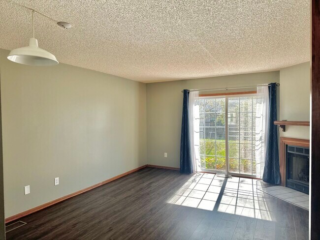 Building Photo - 5727 Kilbury Ln