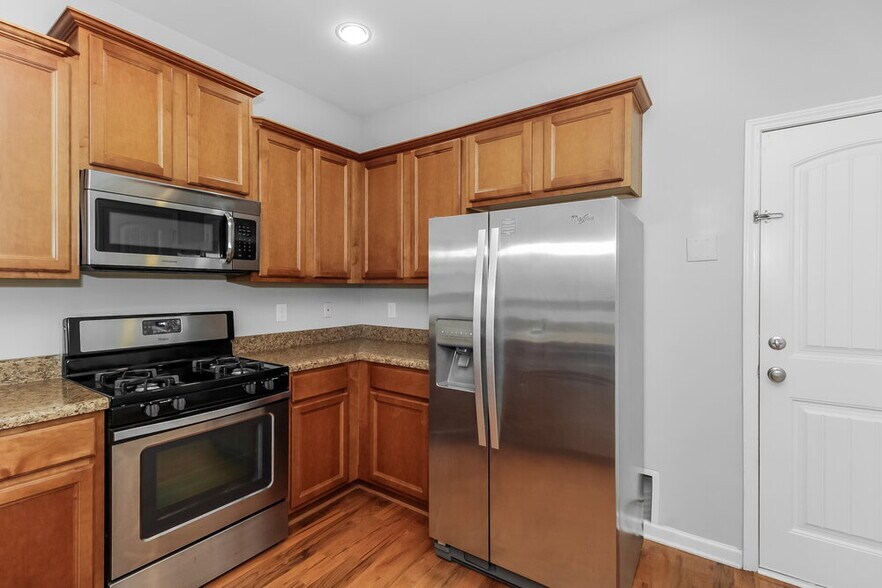 Building Photo - 121 Bethany Manor Dr