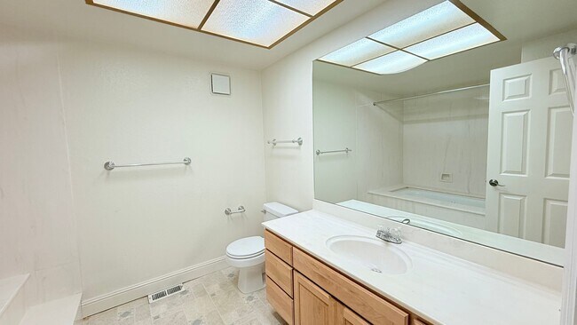 Building Photo - Charming and Move-in Ready, 4BD/2BA, Single-Story Home in Twin Creeks South Estates, San Ramon- A...