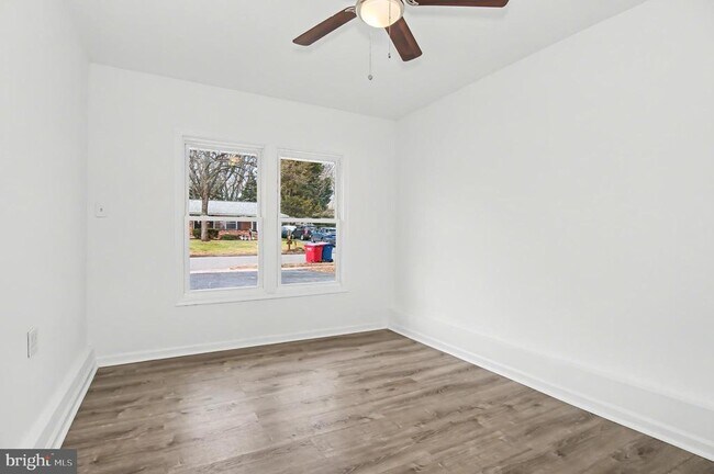 Building Photo - 312 E Gordon St