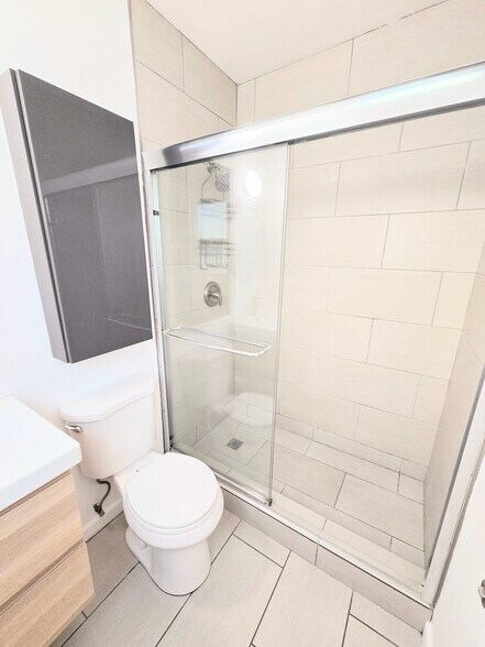 Bathroom 2 - 3121 Larga Ave