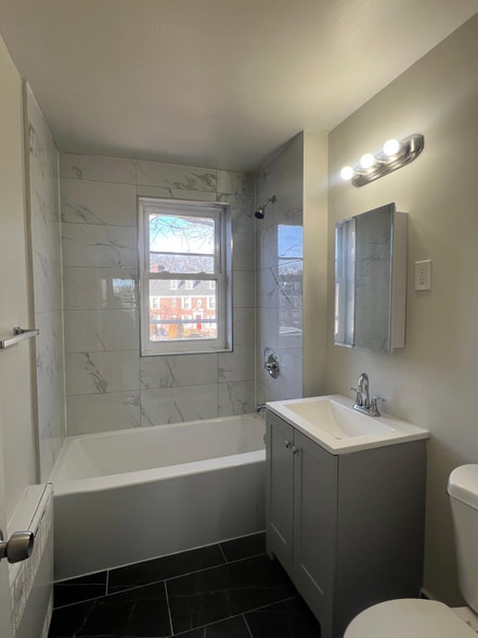 Building Photo - 676 Park Ave