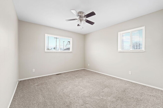 Building Photo - 1006 6th St