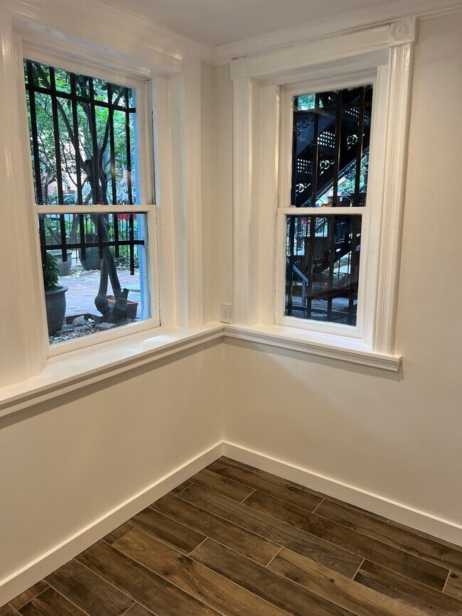 Building Photo - 215 5th St SE