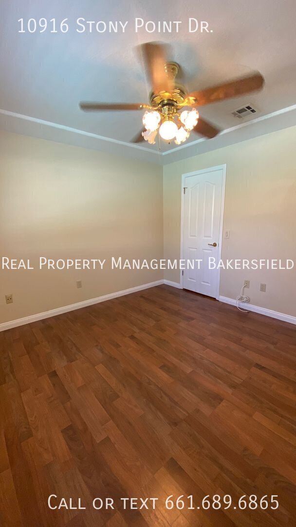 Building Photo - 10916 Stony Point Dr