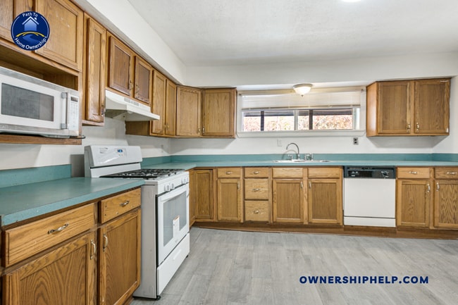 Building Photo - 72071 Rose Ave