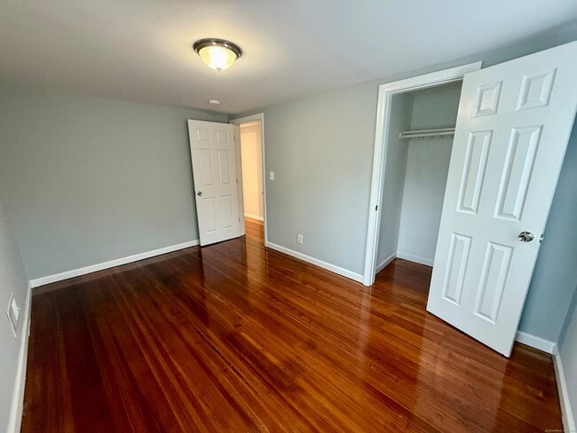 Building Photo - 16 1/2 W Main Street Unit