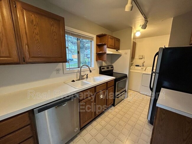 Building Photo - 6805 103rd Ave NE