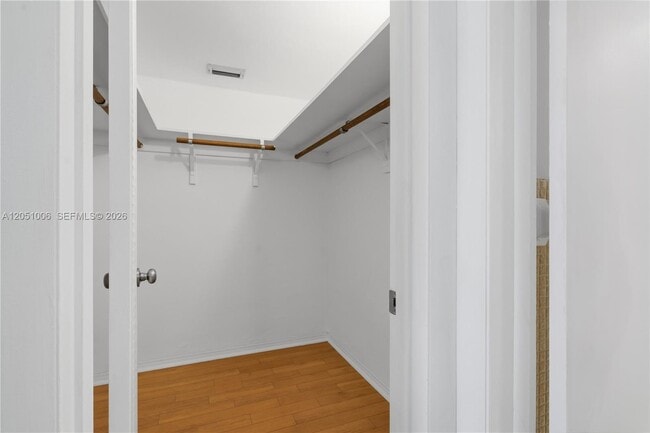 Building Photo - 2851 Leonard Dr