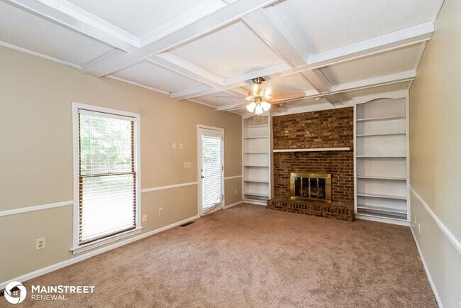 Building Photo - 8105 Thornwood Rd, Louisville, KY 40220