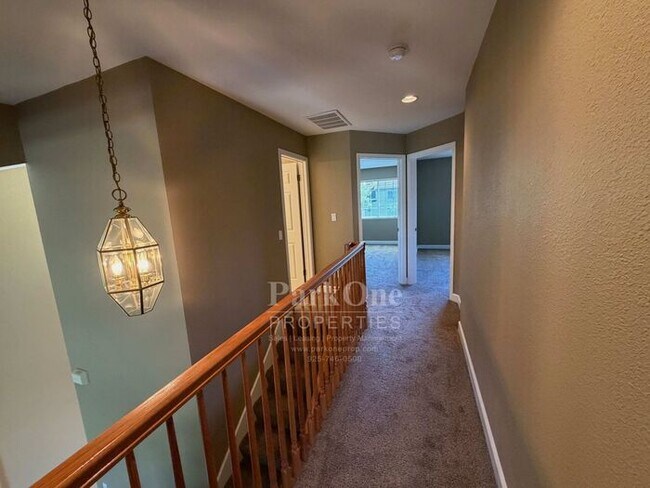 Building Photo - Updated Townhouse in Clayton Available for Lease now!