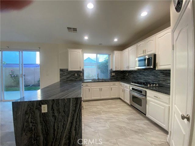 Building Photo - 19303 Cohasset St