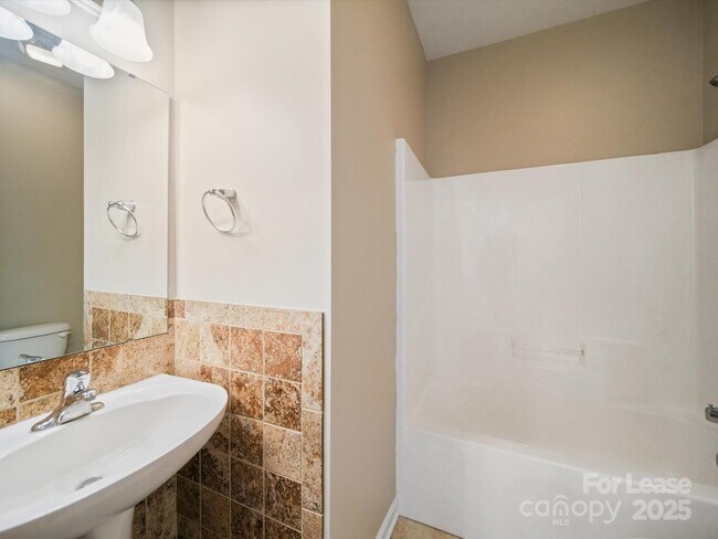 Building Photo - 10205 Falling Leaf Dr NW