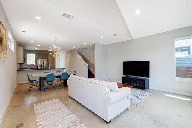 Building Photo - 3108 Aldwyche Dr