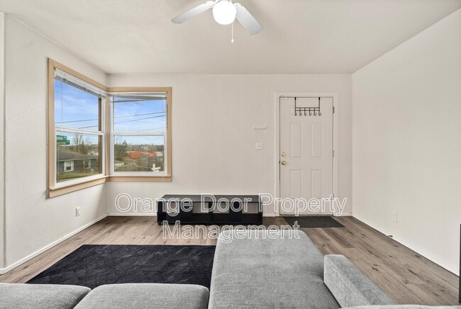 Building Photo - 51 S Arizona Ave