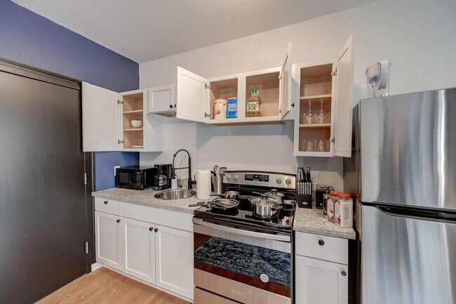 Building Photo - 1927 N Prospect Ave