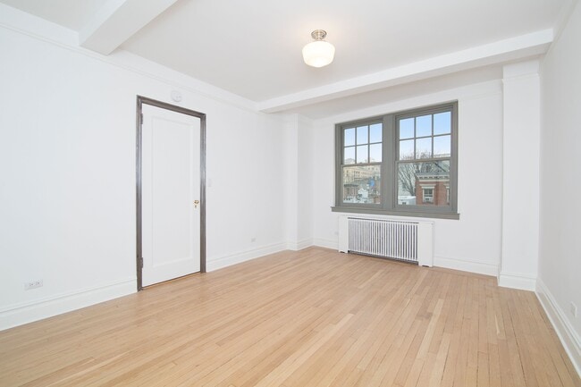 Building Photo - 299 W 12th St