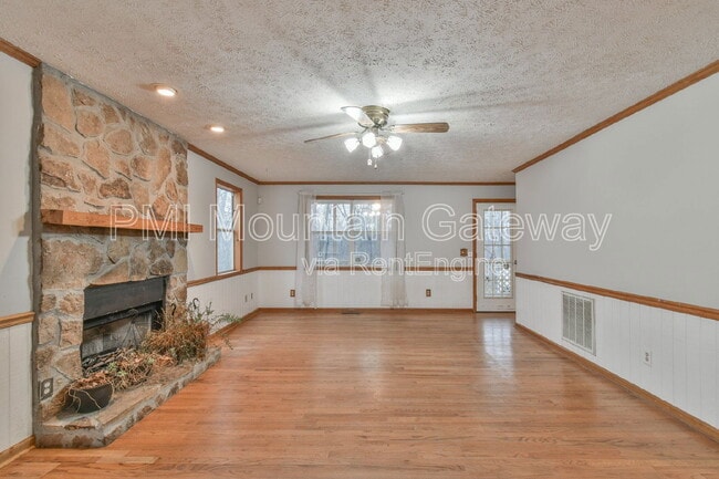 Building Photo - 495 Washboard Rd