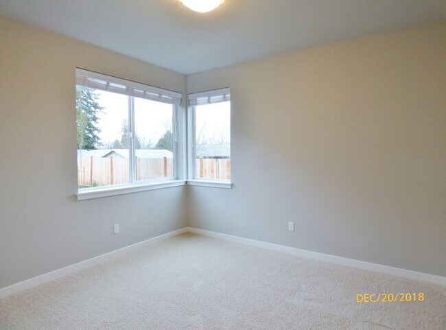 Building Photo - 2bd/2.75ba Lynnwood Townhome