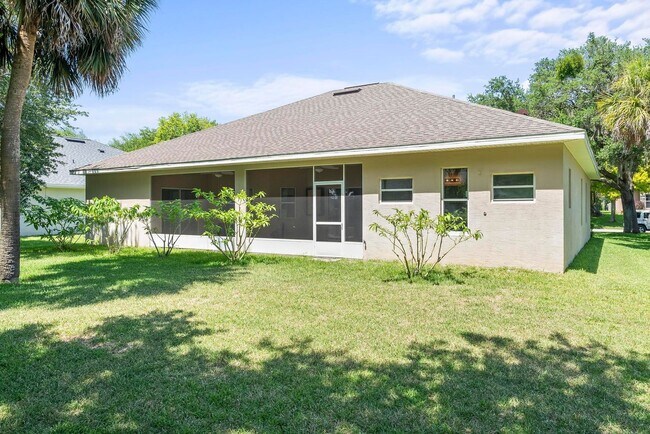 Building Photo - 24 Lakecliff Dr