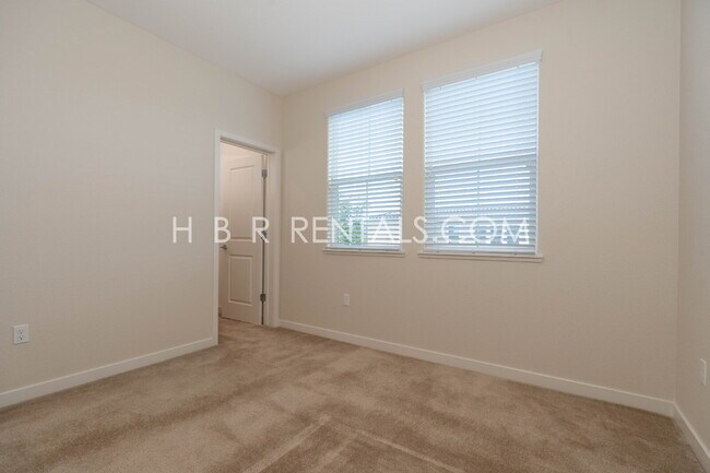 Building Photo - Mountain House Move in Ready 4 Bedroom 3 Bath !! Cordes Village
