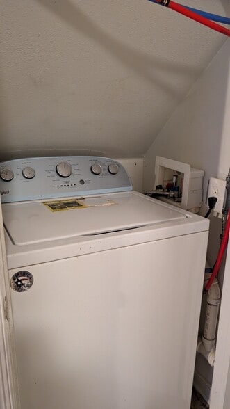 Building Photo - 3528 E Richmond Rd