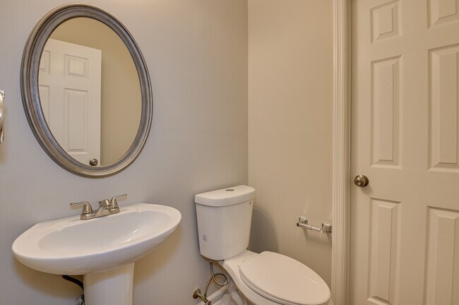 Building Photo - 7640 Pleasantville Way