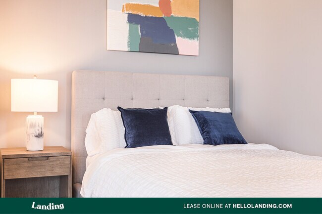 Building Photo - 225 S Grand Ave