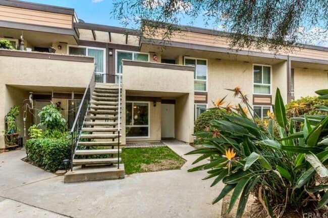 Building Photo - Beautiful Remodeled 2 bedroom 1 bath