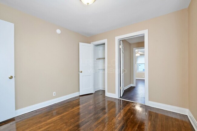 Building Photo - 936 Camden Ave