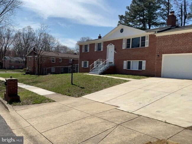 Building Photo - 6920 Groveton Dr