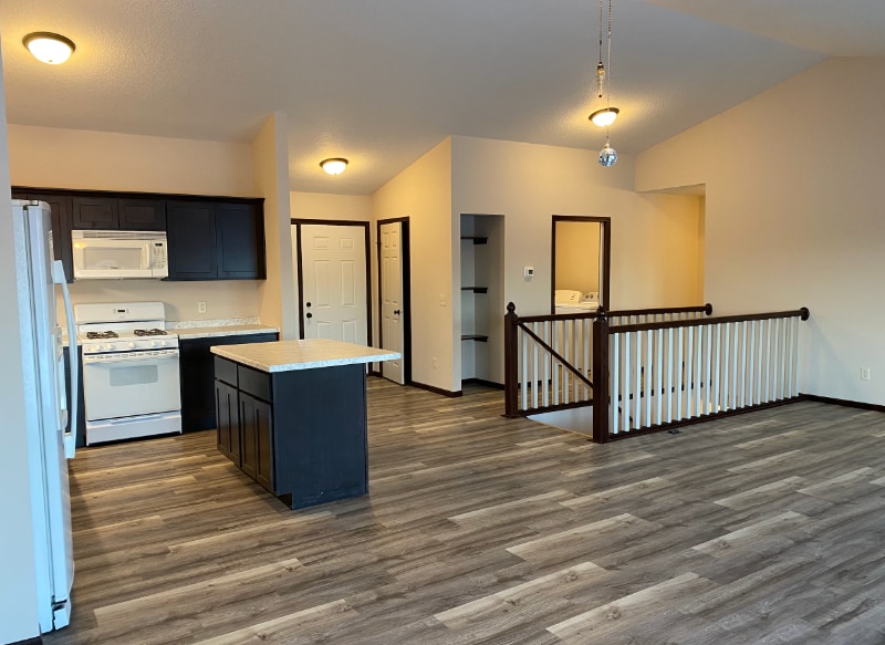 Building Photo - 906 Taft St S