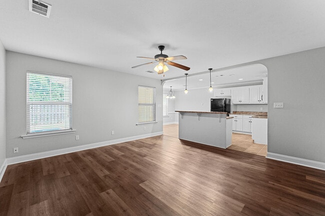 Building Photo - 1132 Sierra Ln