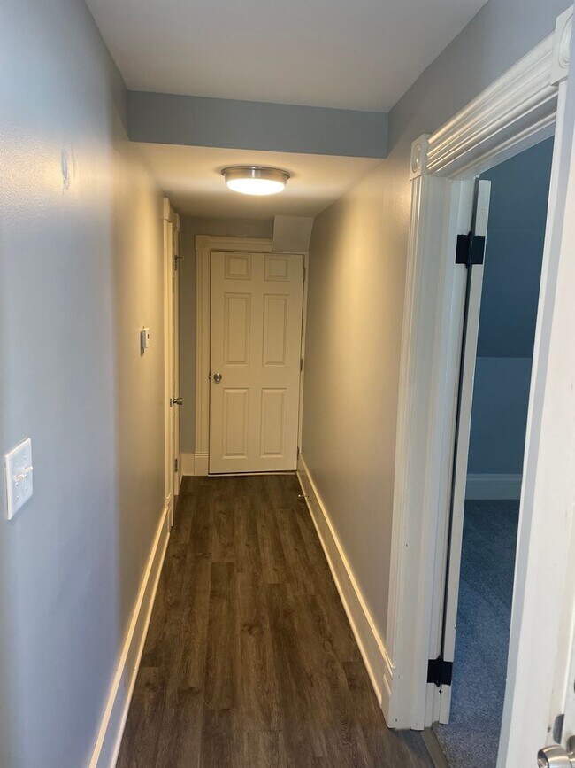 Building Photo - 10 1st Street