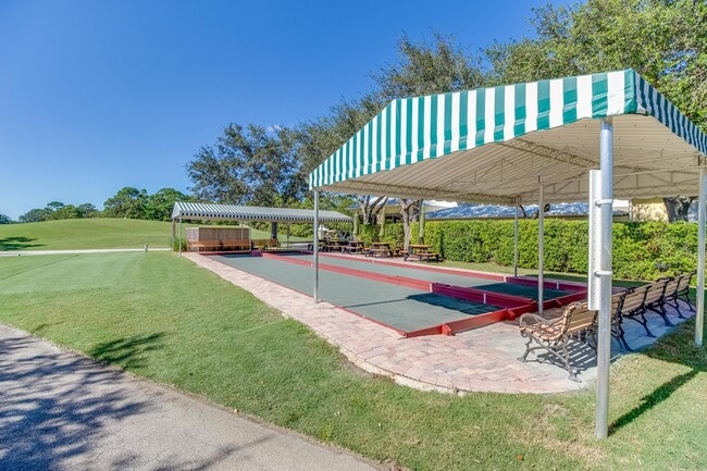 Building Photo - 7033 Willow Pine Way